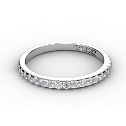 18K white gold wedding ring with a diamonds