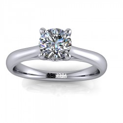 Solitaire with brilliant cut diamond ring