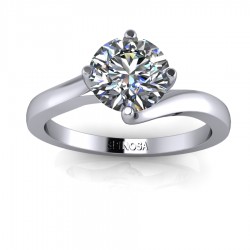 Brilliant Solitaire Ring with Crossed Claws