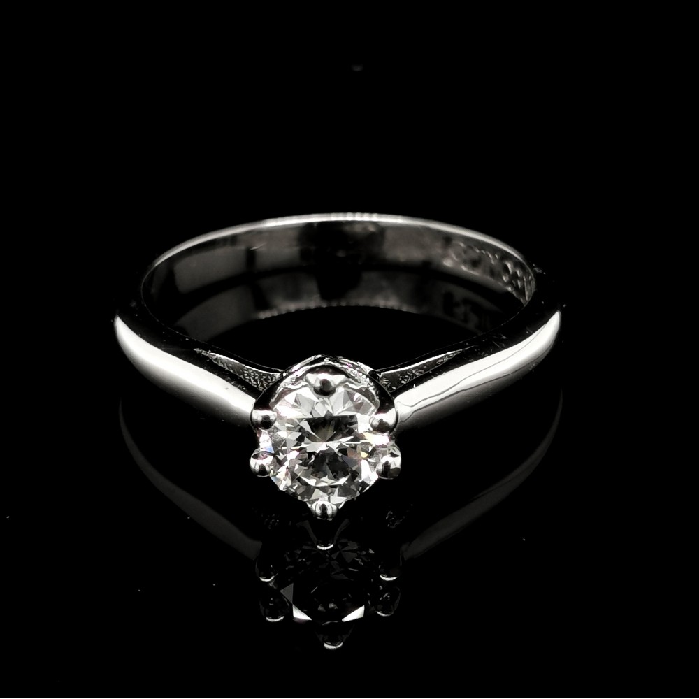 ENGAGEMENT RING WITH 0,43 CT. DIAMOND