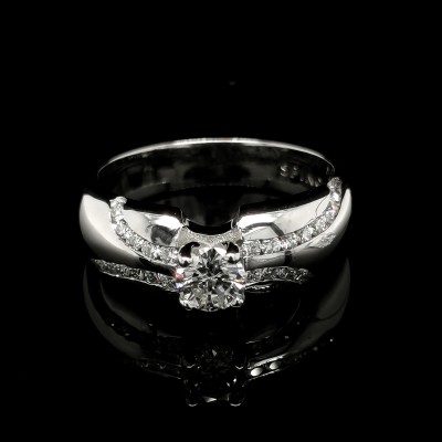 SOLITAIRE RING WITH 0.39 CT. CENTRAL DIAMOND