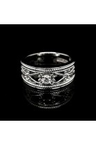 FILIGREE BAND WITH CENTRAL DIAMOND