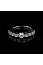 WEDDING RING WITH CENTRAL DIAMOND AND ACCENTS