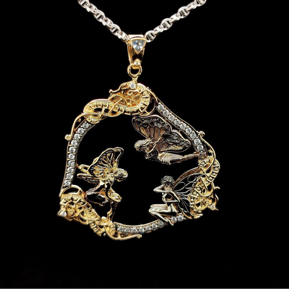 GOLD PENDANT WITH NYMPH FIGURES AND DIAMONDS