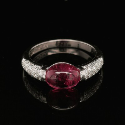 TOURMALINE RING WITH ACCENT DIAMONDS
