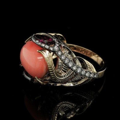 COCKTAIL RING WITH NATURAL CORAL AND TOURMALINES