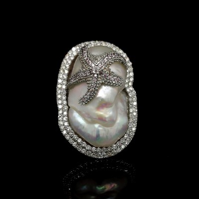 SOUTH SEA PEARL RING WITH DIAMONDS