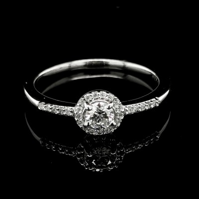 0.17 CT. CENTRAL DIAMOND RING WITH HALO AND ACCENT