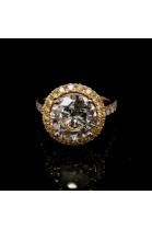 3,95 CT.DIAMOND RING WITH FANCY YELLOW HALO