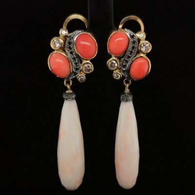 DIAMONDS EARRINGS WITH RED AND PINK CORAL