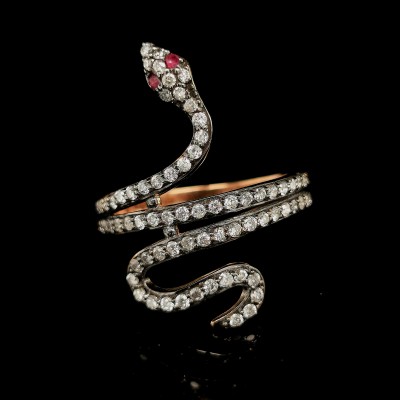 SNAKE SHAPE GOLD RING WITH DIAMONDS