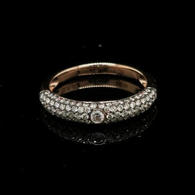 PINK GOLD RING WITH DIAMONDS