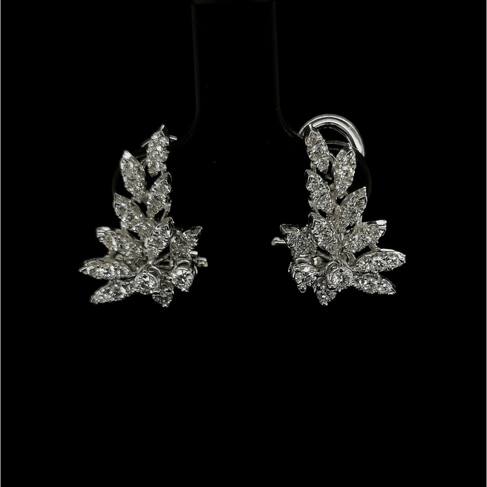 WHITE GOLD EARRINGS WITH DIAMONDS