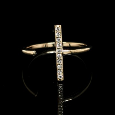 YELLOW GOLD RING WITH DIAMONDS