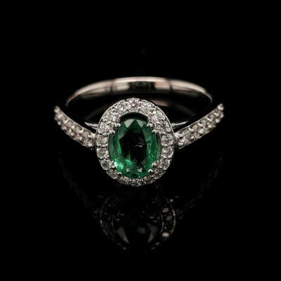 EMERALD RING WITH HALO DIAMONDS