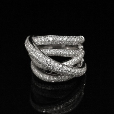 CROSSOVER RING WITH DIAMONDS