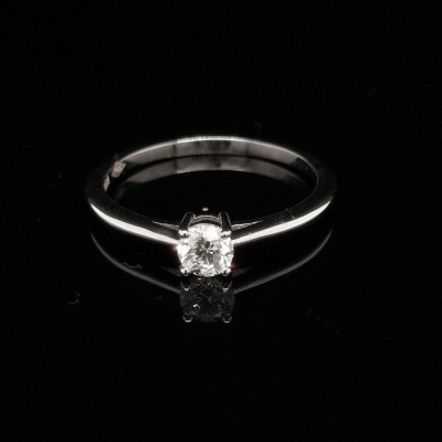 ENGAGEMENT RING WITH 0.37 CT. CENTRAL DIAMOND