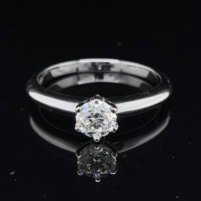 ENGAGEMENT RING WITH 0.56 CT. DIAMOND