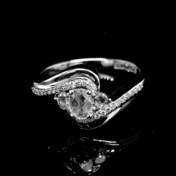 ENGAGEMENT RING WITH 0.15 CT. OVAL CUT DIAMOND