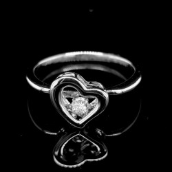 HEART SHAPE RING WITH MOVING DIAMOND