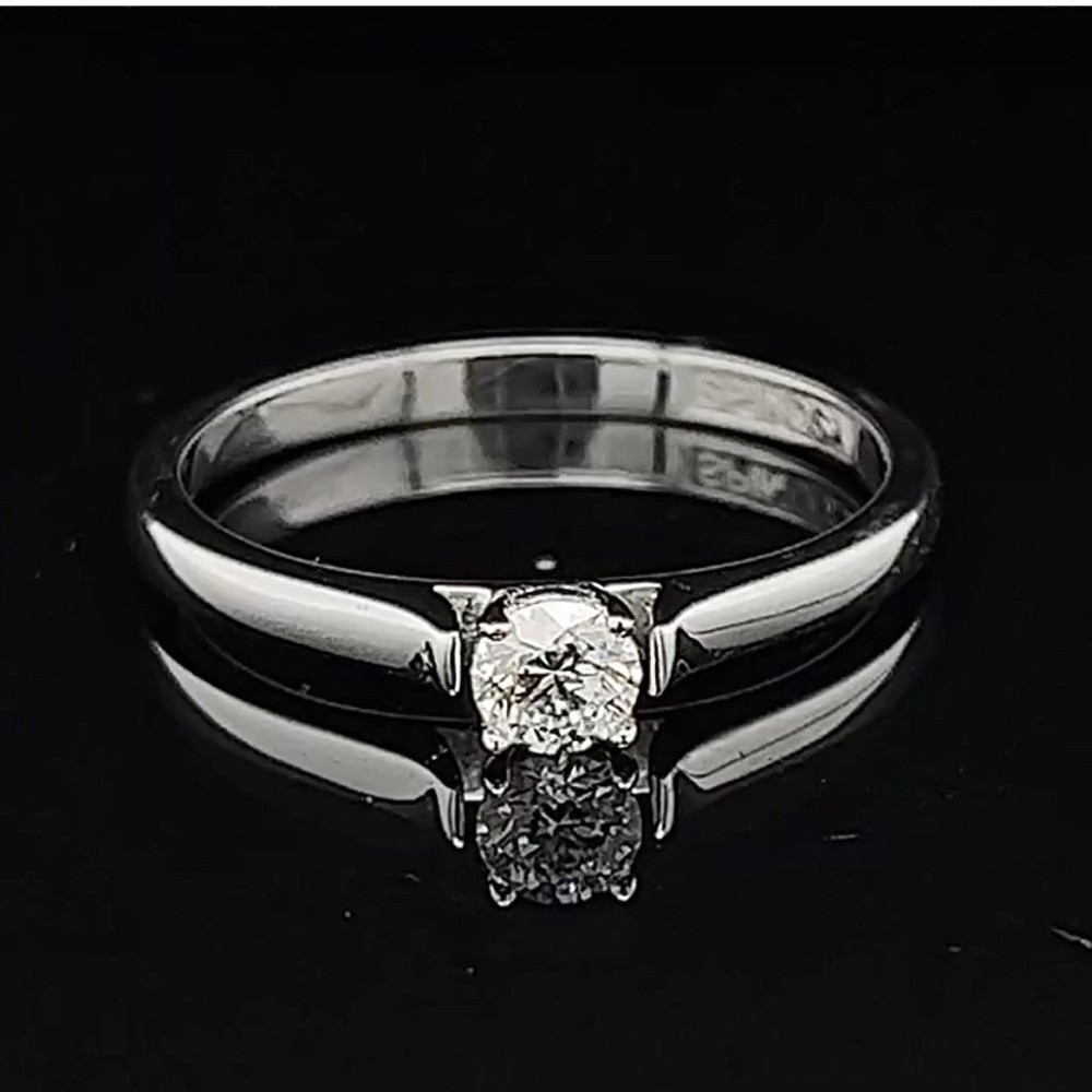 ENGAGEMENT RING WITH CENTRAL DIAMOND 0.30 CT.